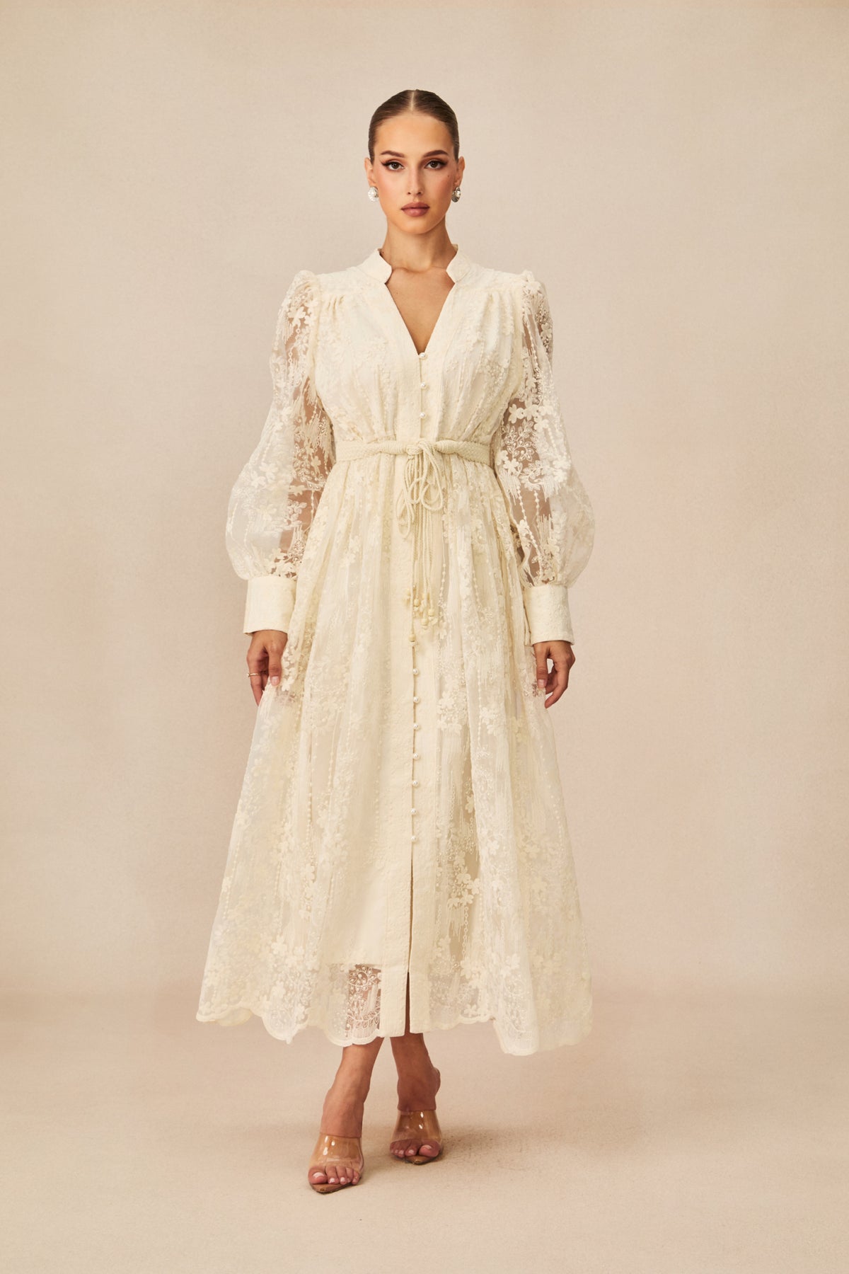 Vestido midi de encaje bordado con escote en V