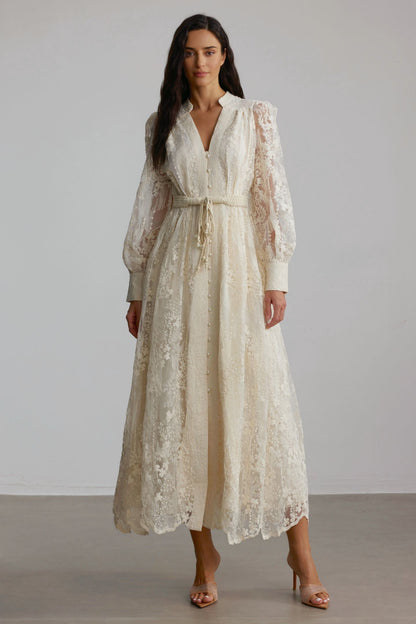 Vestido midi de encaje bordado con escote en V