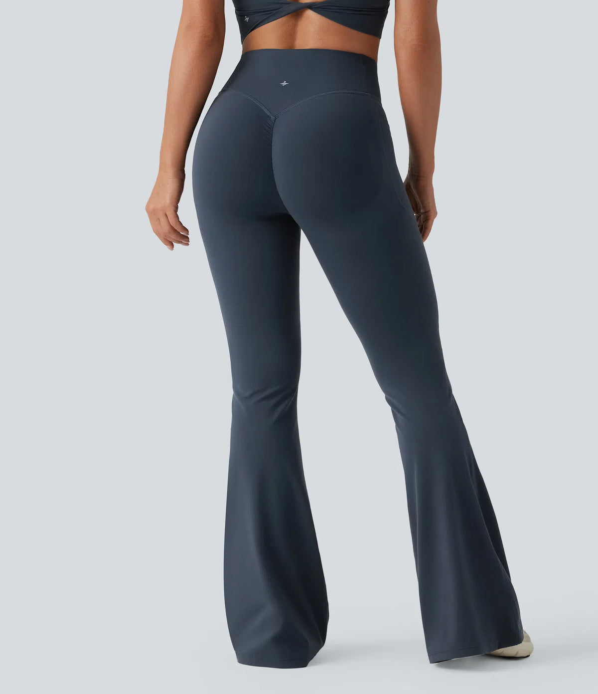 Leggings de yoga acampanados con efecto push-up