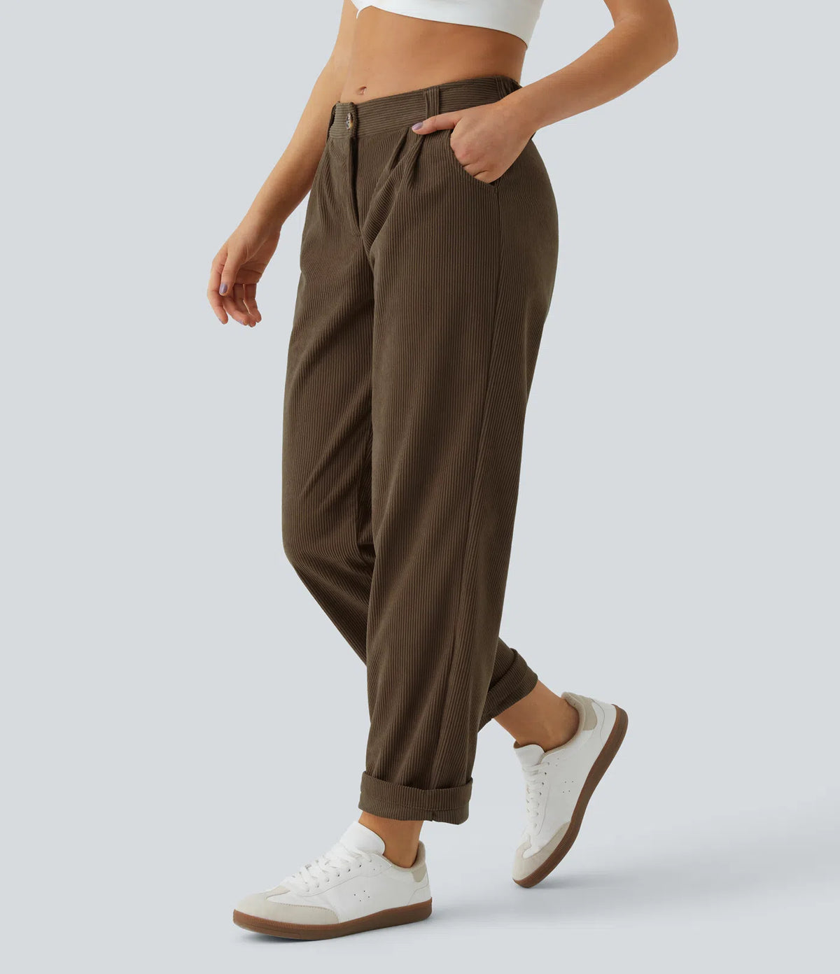 Pantalón de pana de tiro medio con bolsillos